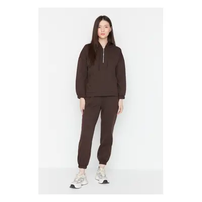 Trendyol Dark Brown Hooded Pocket and Zipper Detailed Knitted Tracksuit Set