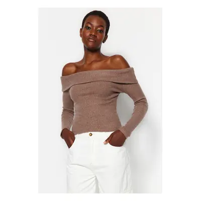 Trendyol Brown Knitwear Look Carmen Collar Fitted/Skinned Crop Knitted Blouse