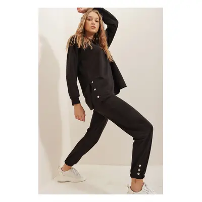 Trend Alaçatı Stili Women's Black Crew Neck Tracksuit Set with Button Detailed on the Side