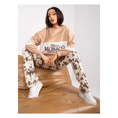 Beige sweatshirt with Bethany inscription