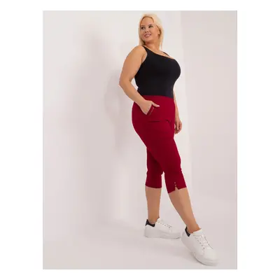 Burgundy trousers in a larger size with 3/4 legs