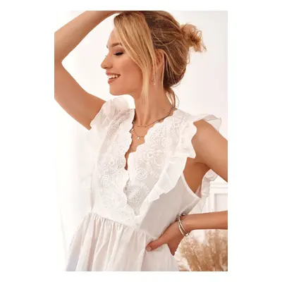 Lady's summer blouse with embroidered cream front