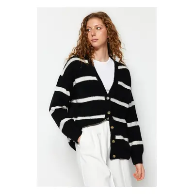 Trendyol Black Wide Fit puha textúrájú csíkos kötöttáru Cardigan