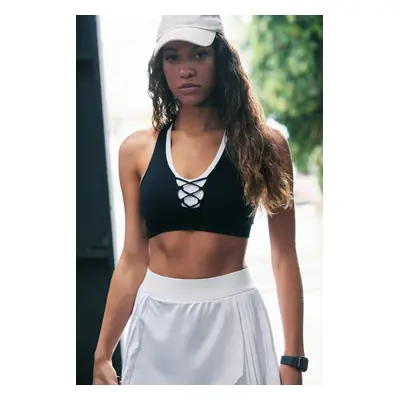 Trendyol Premium Black Seamless/Seamless Support/Shaping Knitted Sports Bra