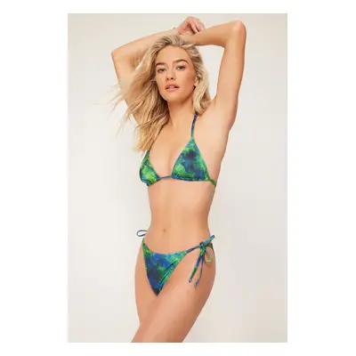 Trendyol Abstract Patterned Triangle Tie Regular Bikini Set