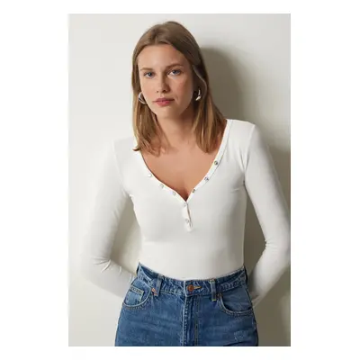 Happiness İstanbul Women's White Buttoned Collar Ribbed Crop Knitted Blouse