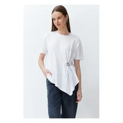 Trendyol White 100% Cotton Asymmetrical Knitted T-Shirt with Gold Accessory Detail