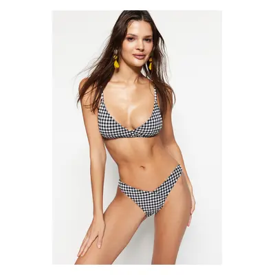 Trendyol Gingham texturált V-Cut normál lábú bikini alsó