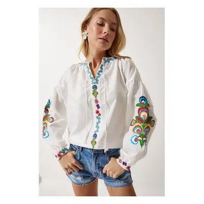 Happiness İstanbul Women's White Embroidered Balloon Sleeve Poplin Blouse