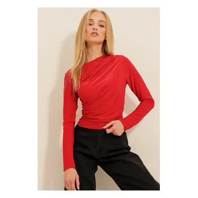 Trend Alaçatı Stili Women's Red Crew Neck Draped Sandy Blouse