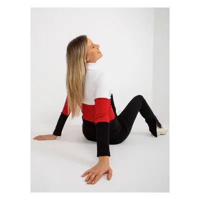 Ecru-red ribbed blouse with turtleneck