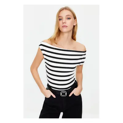 Trendyol Black Striped Boat Neck Fitted Flexible Knitted Blouse with Viscous/Soft Fabric