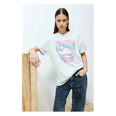 Trendyol Light Gray Oversize/Wide Fit Printed Crew Neck Knitted T-Shirt