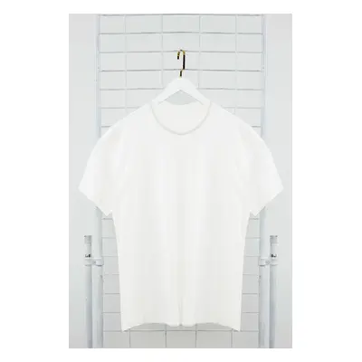 Trendyol Ecru Oversize/Wide Cut More Sustainable Contrast Collar 100% Organic Cotton T-shirt