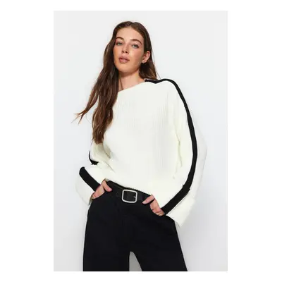 Trendyol Ecru Wide Fit Sleeve Fold Knitwear Sweater