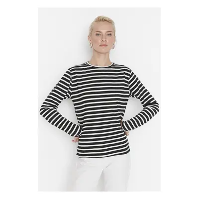 Trendyol Black Striped Regular/Normal Pattern Basic Crew Neck Knitted T-Shirt