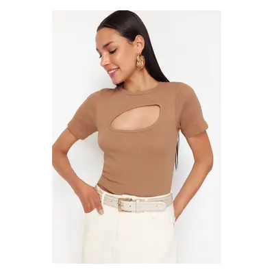 Trendyol Brown Cut Out Detailed Fitted Crew Neck Crop Ribbed Stretchy Knitted Blouse