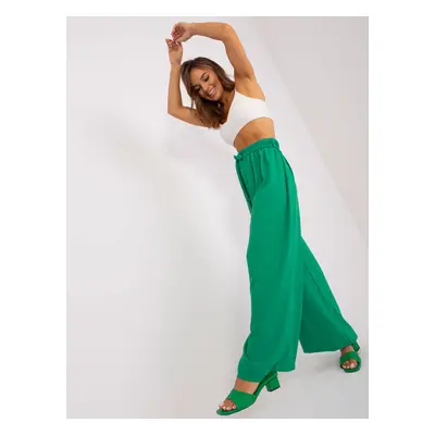 Green summer trousers made of OCH BELLA