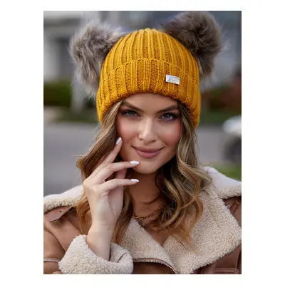 Mustard cap with pompom for the winter