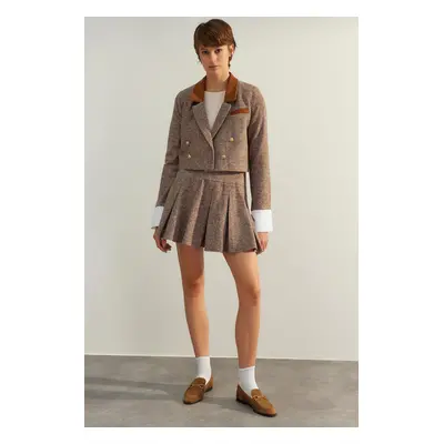 Trendyol Brown Premium Crop Button Detailed Woven Blazer Jacket