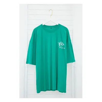 Trendyol Plus Size Green Oversize/Wide Cut Comfortable Far East Printed 100% Cotton T-Shirt