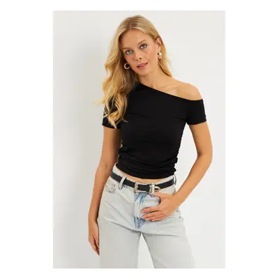 Cool & Sexy Women's Black Asymmetrical Collar Gathered Blouse