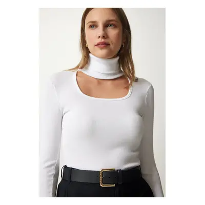 Happiness İstanbul Women's White Cut Out Detailed Turtleneck Corded Knitted Blouse