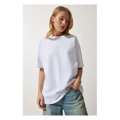 Happiness İstanbul Women's White Crew Neck Basic Oversize Knitted T-Shirt