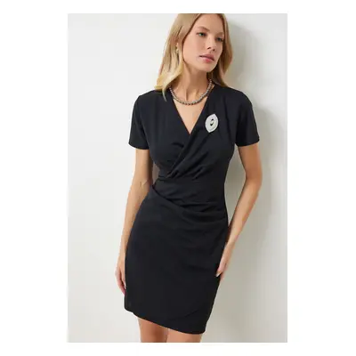 Happiness İstanbul Women's Black Brooch Wrap Collar Mini Woven Dress