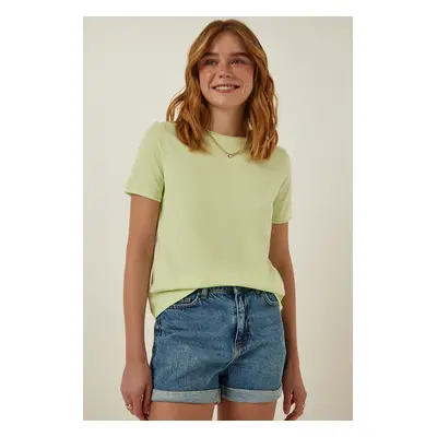 Happiness İstanbul Women's Light Green Crew Neck Basic Knitted T-Shirt