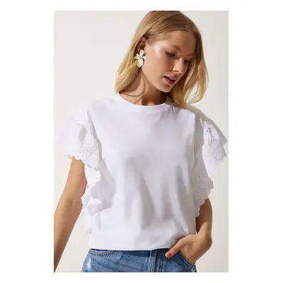 Happiness İstanbul Women's White Scalloped Knitted Blouse