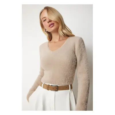 Happiness İstanbul Women's Beige V-Neck Bearded Knitwear Sweater