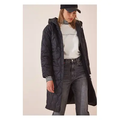 Happiness İstanbul Women's Black Hooded Quilted Coat