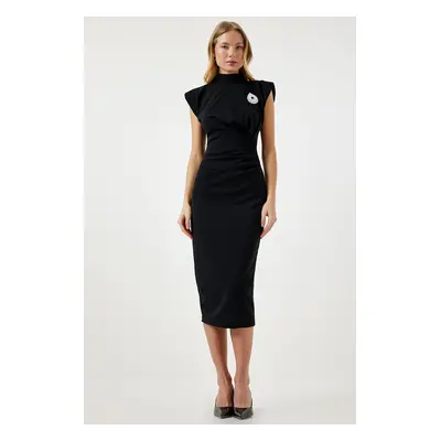 Happiness İstanbul Women's Black Elegant Brooch Gathered Wrap Knitted Dress