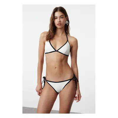 Trendyol Ecru Triangle Piping Regular Bikini Set