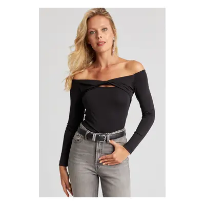 Cool & Sexy Women's Black Knotted Front Blouse