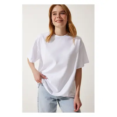 Happiness İstanbul Women's White Basic Oversize Knitted T-Shirt