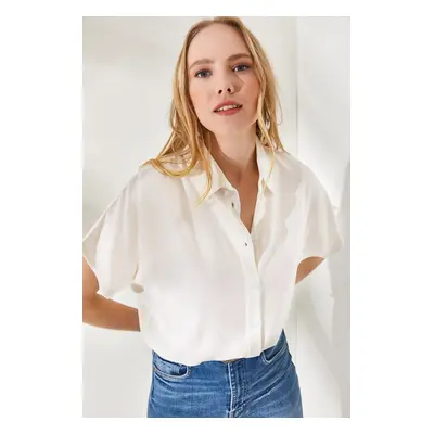 Olalook Women's White Bat Oversize Linen Shirt