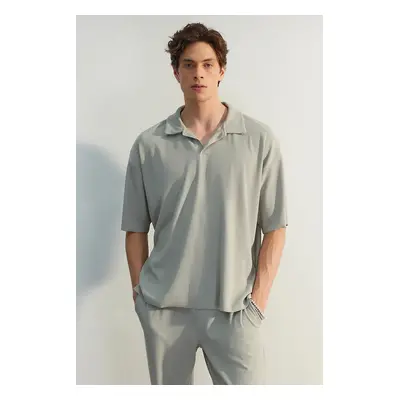 Trendyol Limited Edition Stone Oversize/Wide Cut Textured Wrinkle-Free Ottoman Polo Neck T-Shirt