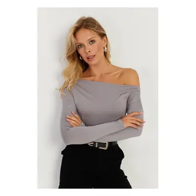 Cool & Sexy Women's Gray Boat Neck Blouse