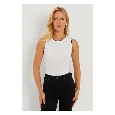 Cool & Sexy Women's White Piping Camisole Blouse