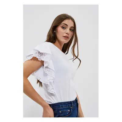 Shirt with ruffles on the shoulders