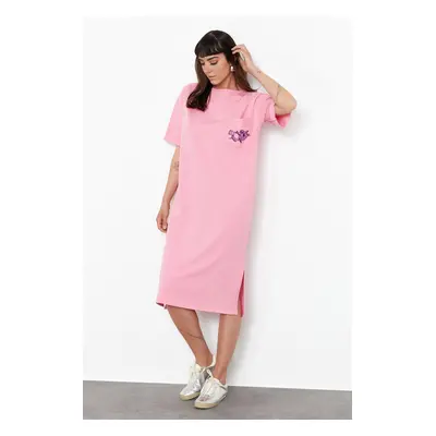 Trendyol Pink Embroidered Relaxed/Casual Cut Crew Neck Midi Knitted Dress