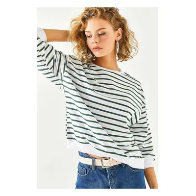 Olalook Women's White Emerald Basic Loose Soft Textured Sweatshirt