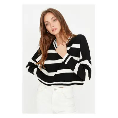 Trendyol Black Crop Striped Knitwear Sweater