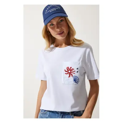 Happiness İstanbul Women's White Crew Neck Embroidered Knitted T-Shirt