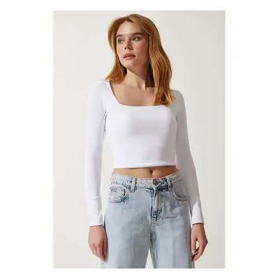 Happiness İstanbul Women's White Square Neck Ribbed Crop Knitted Blouse