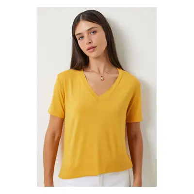 Happiness İstanbul Women's Yellow V-Neck Basic Viscose Knitted T-Shirt