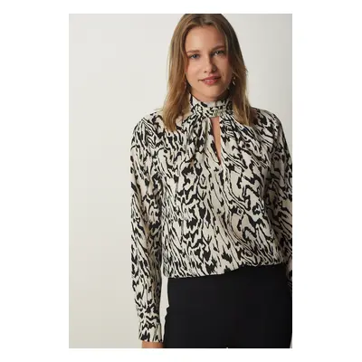 Happiness İstanbul Women's Cream Black Window Detail Patterned Woven Blouse