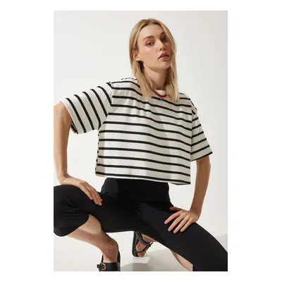 Happiness İstanbul Women's White Black Striped Oversize Crop Knitted T-Shirt